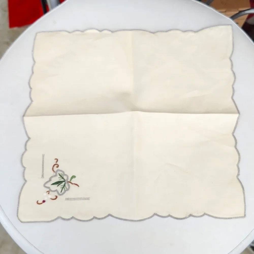 4 Vintage Linen Embroidered Leaf Napkins